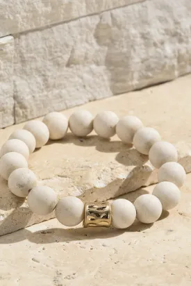 NATURAL STONE BEAD BRACELET W/METALLIC ACCENT (IVORY)